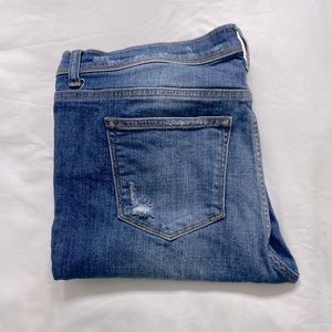 ID:23 (Stitch Fix) Distressed Girlfriend Jean
